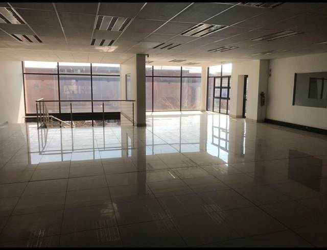 1,061M² WAREHOUSE TO LET IN NORTH RIDING